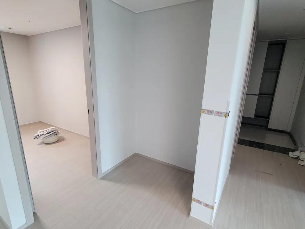 개방된 공간에 맞춤 문 설치로 펜트리 벽장 구성 인천 부평구 부평동 시공 전